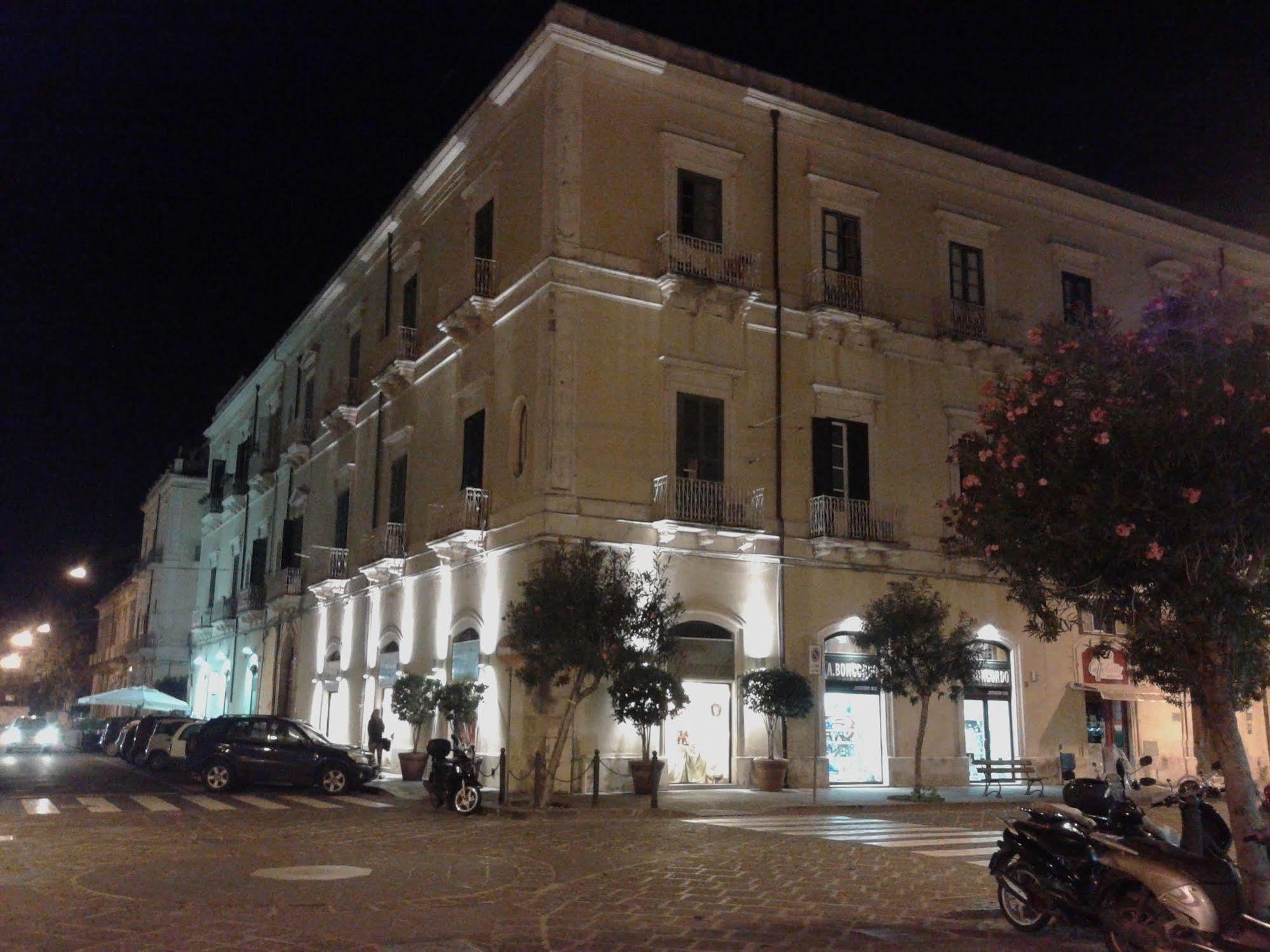 B&B Caravaggio Siracusa 200 Metres From Ortigia シラクーサ エクステリア 写真